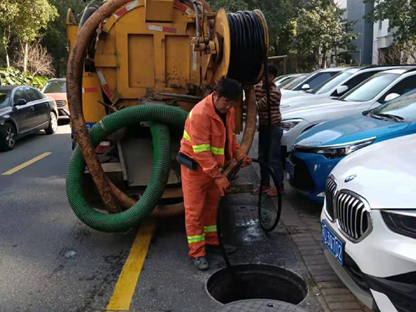 城中排污管道清淤